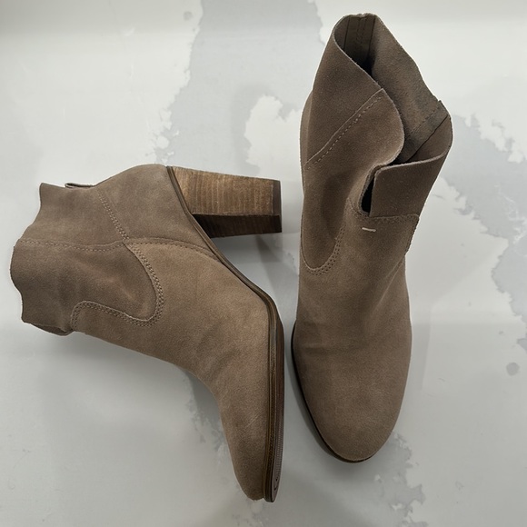 Vince Camuto Fiena Bootie - Picture 4 of 4
